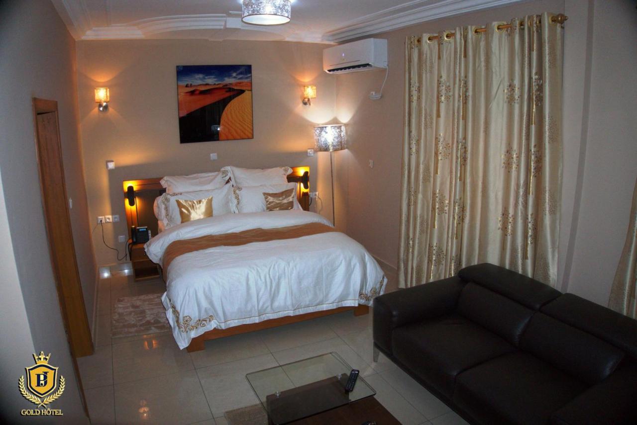 Gold Hotel Bafang Exterior photo