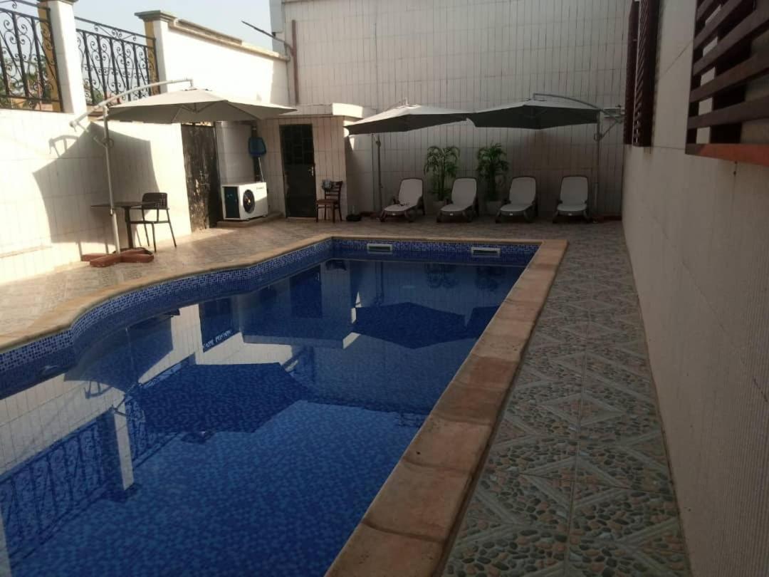 Gold Hotel Bafang Exterior photo